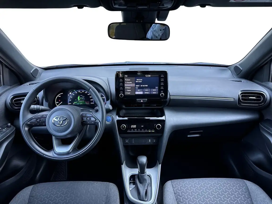 TOYOTA YARIS CROSS