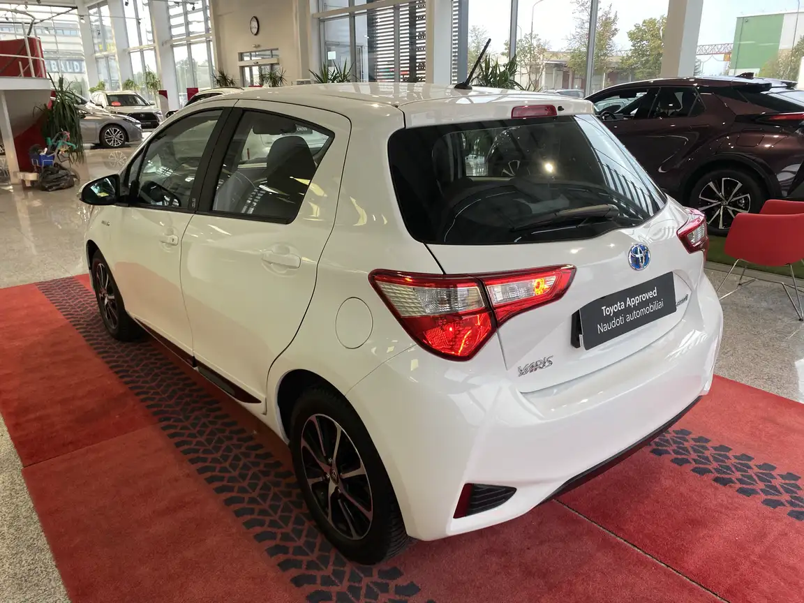 TOYOTA YARIS