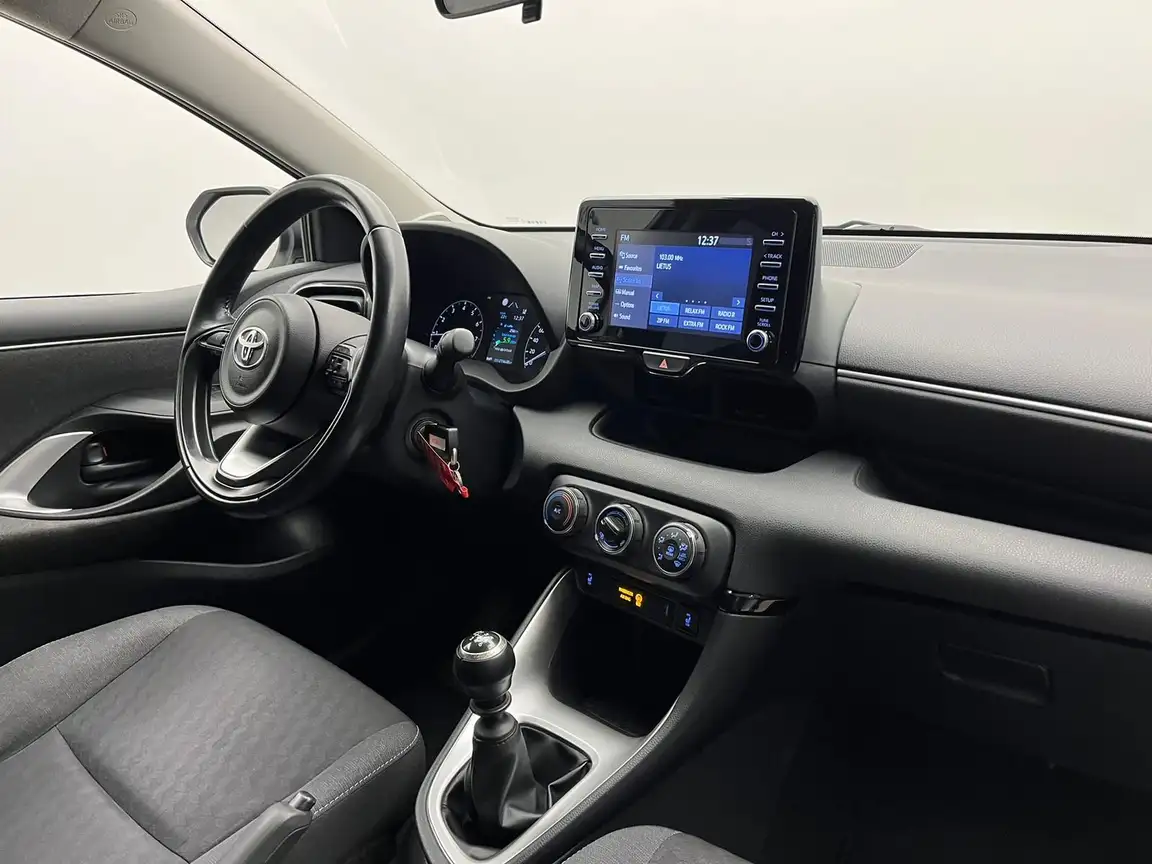 TOYOTA YARIS
