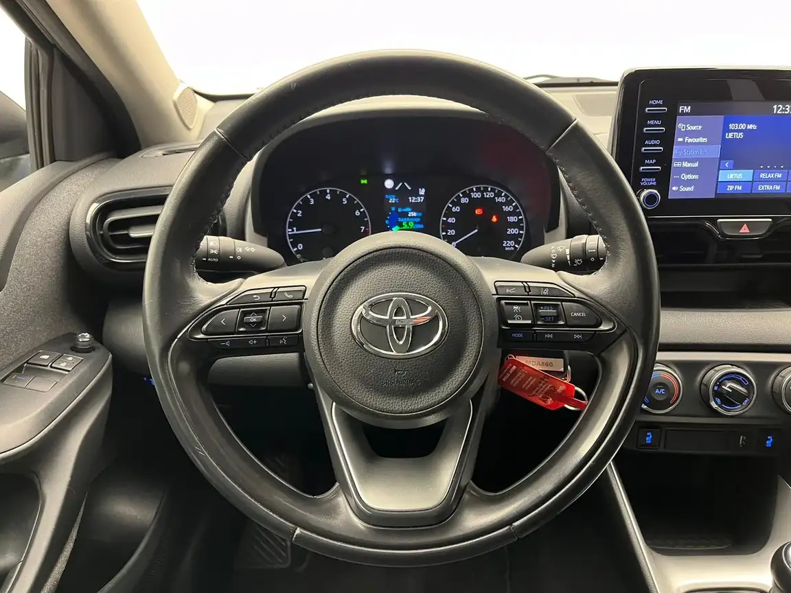 TOYOTA YARIS