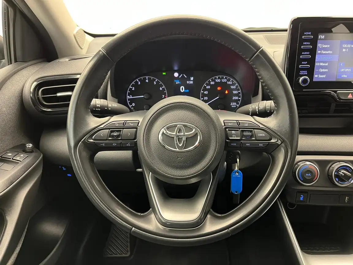 TOYOTA YARIS