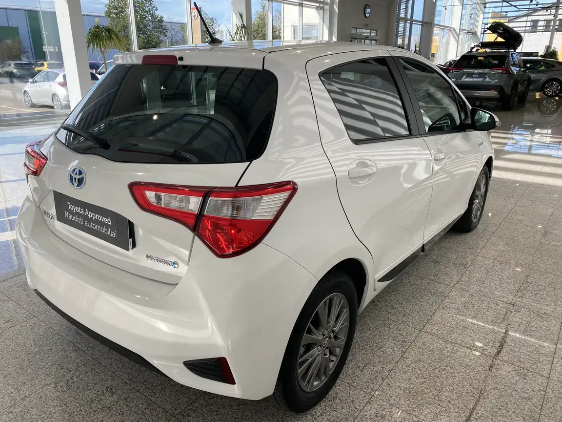 TOYOTA YARIS