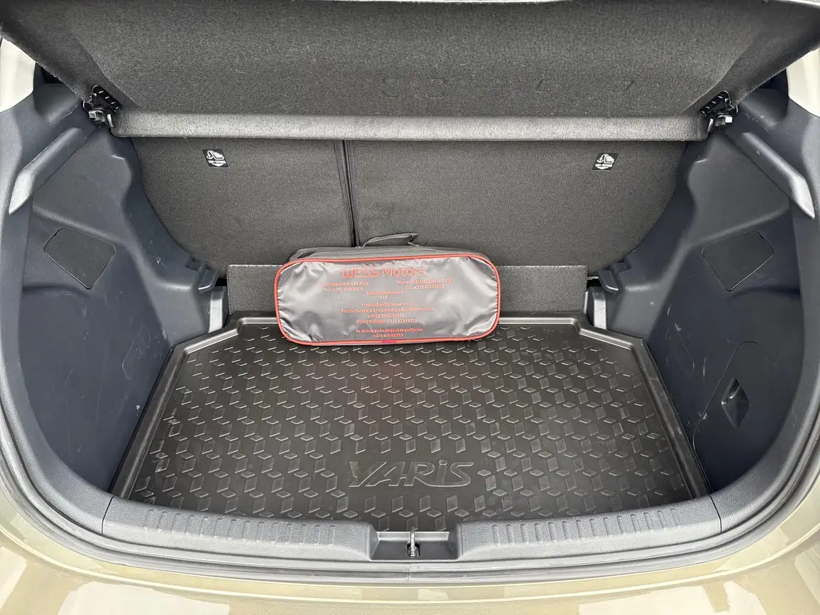 TOYOTA YARIS