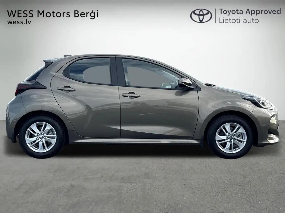 TOYOTA YARIS