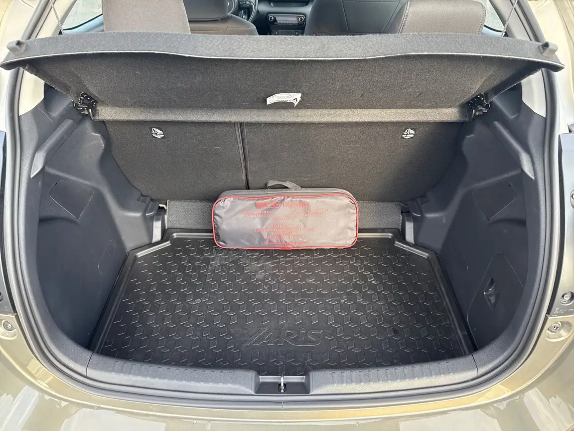 TOYOTA YARIS