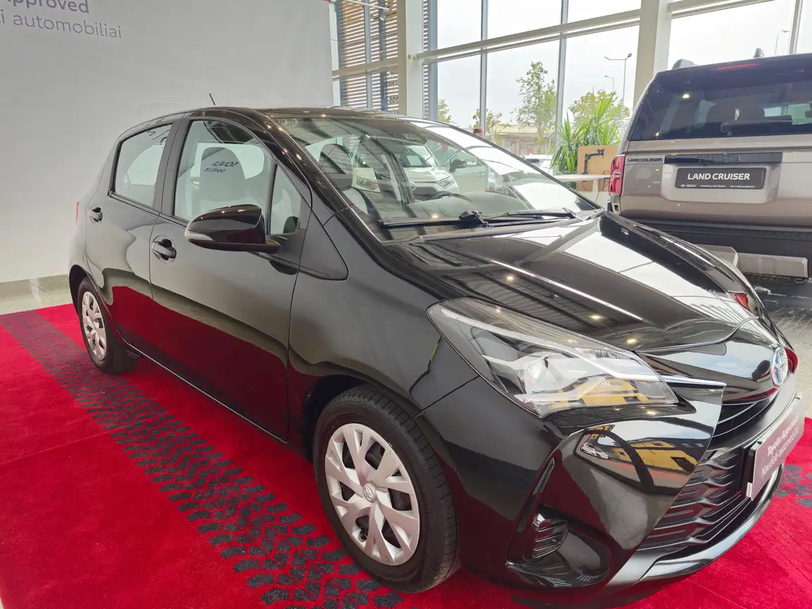 TOYOTA YARIS