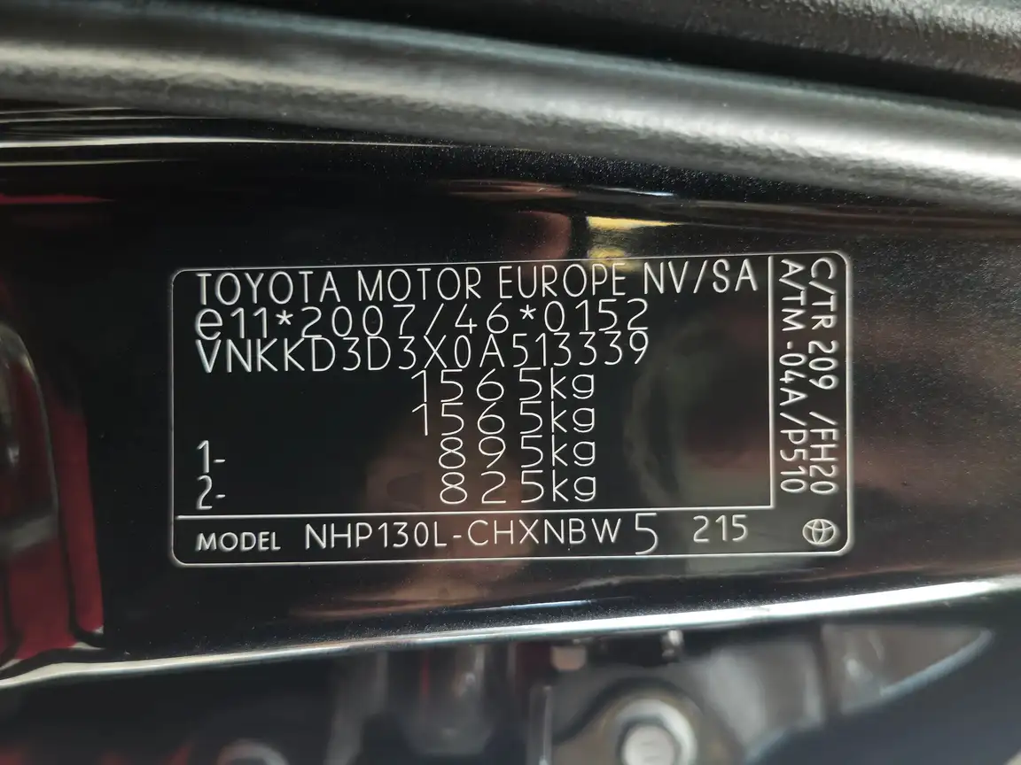 TOYOTA YARIS