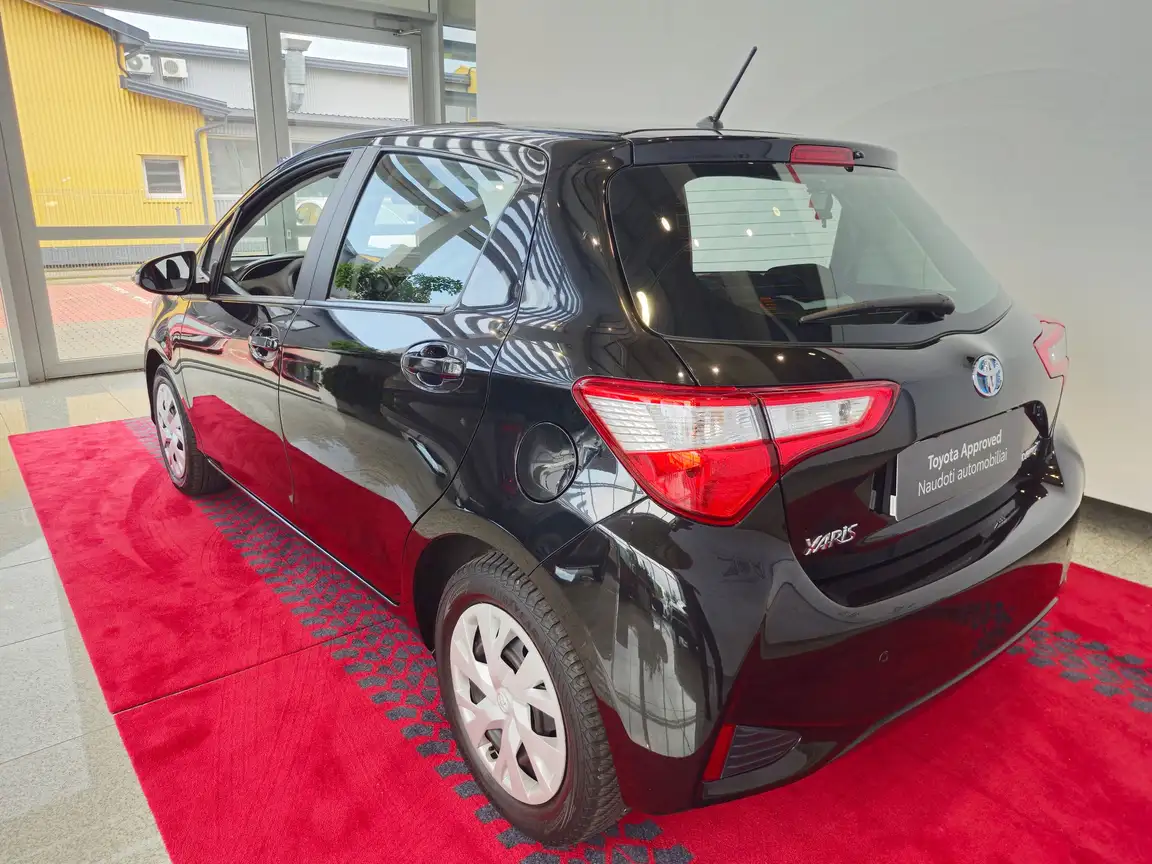 TOYOTA YARIS