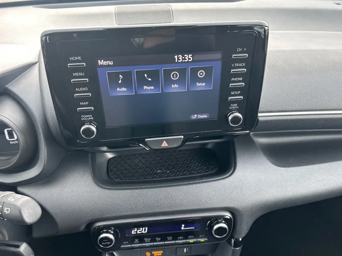 TOYOTA YARIS