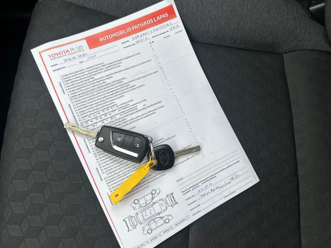 TOYOTA YARIS