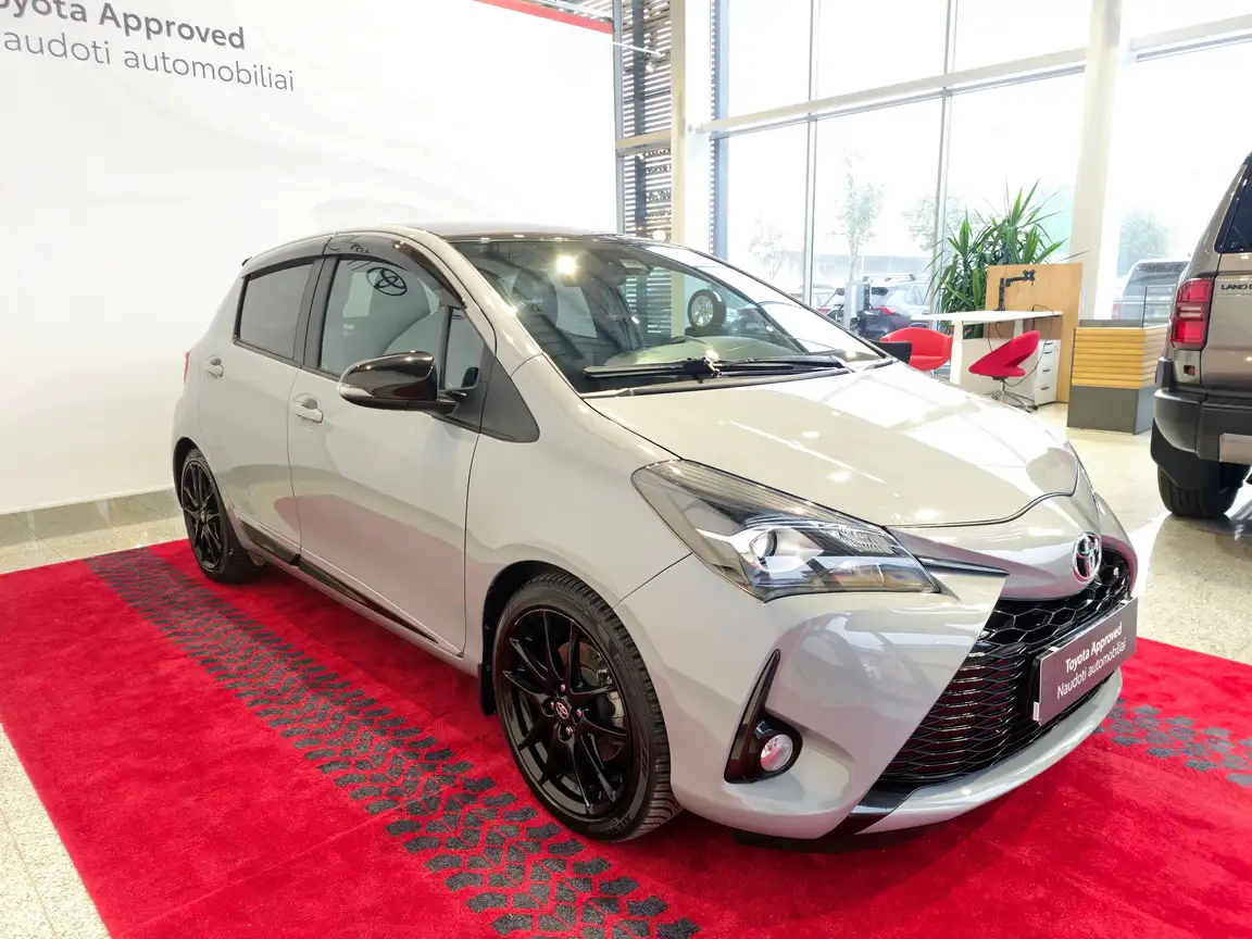 TOYOTA YARIS