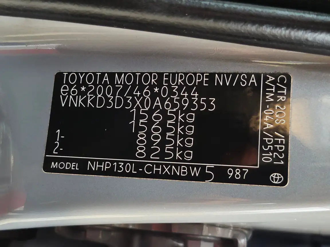 TOYOTA YARIS