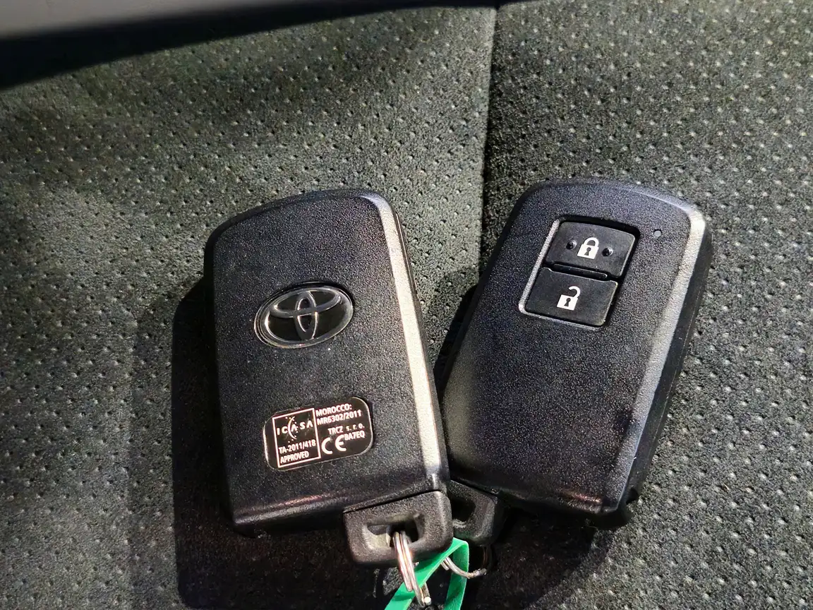 TOYOTA YARIS