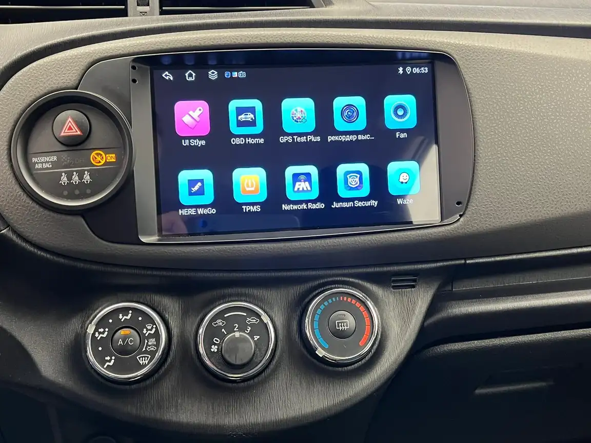 TOYOTA YARIS