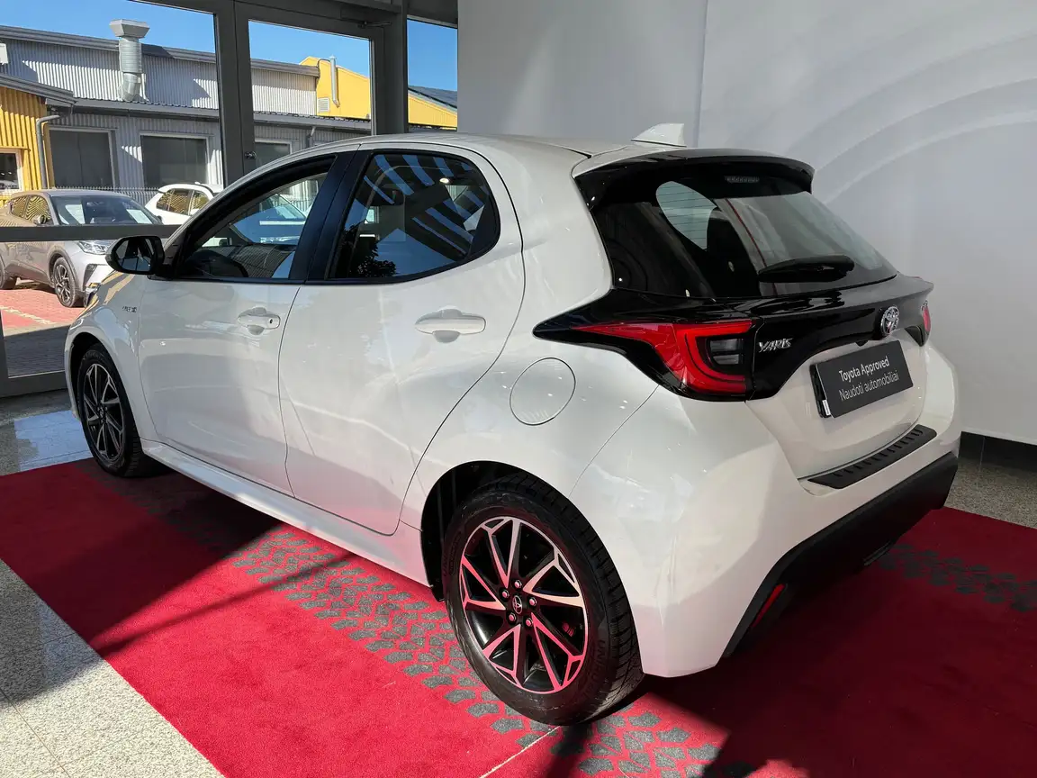 TOYOTA YARIS