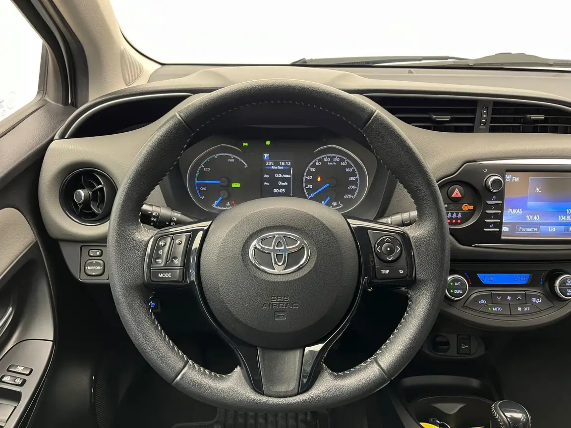 TOYOTA YARIS