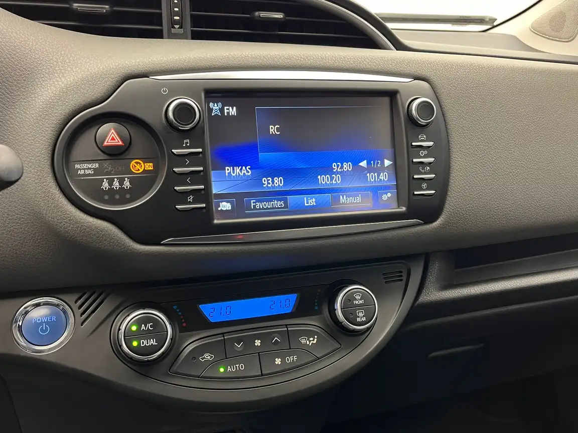 TOYOTA YARIS