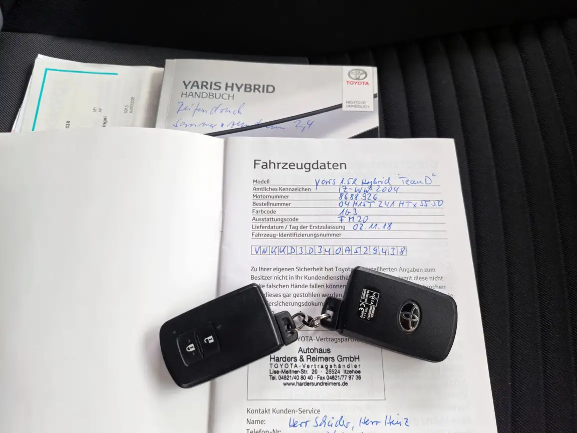 TOYOTA YARIS