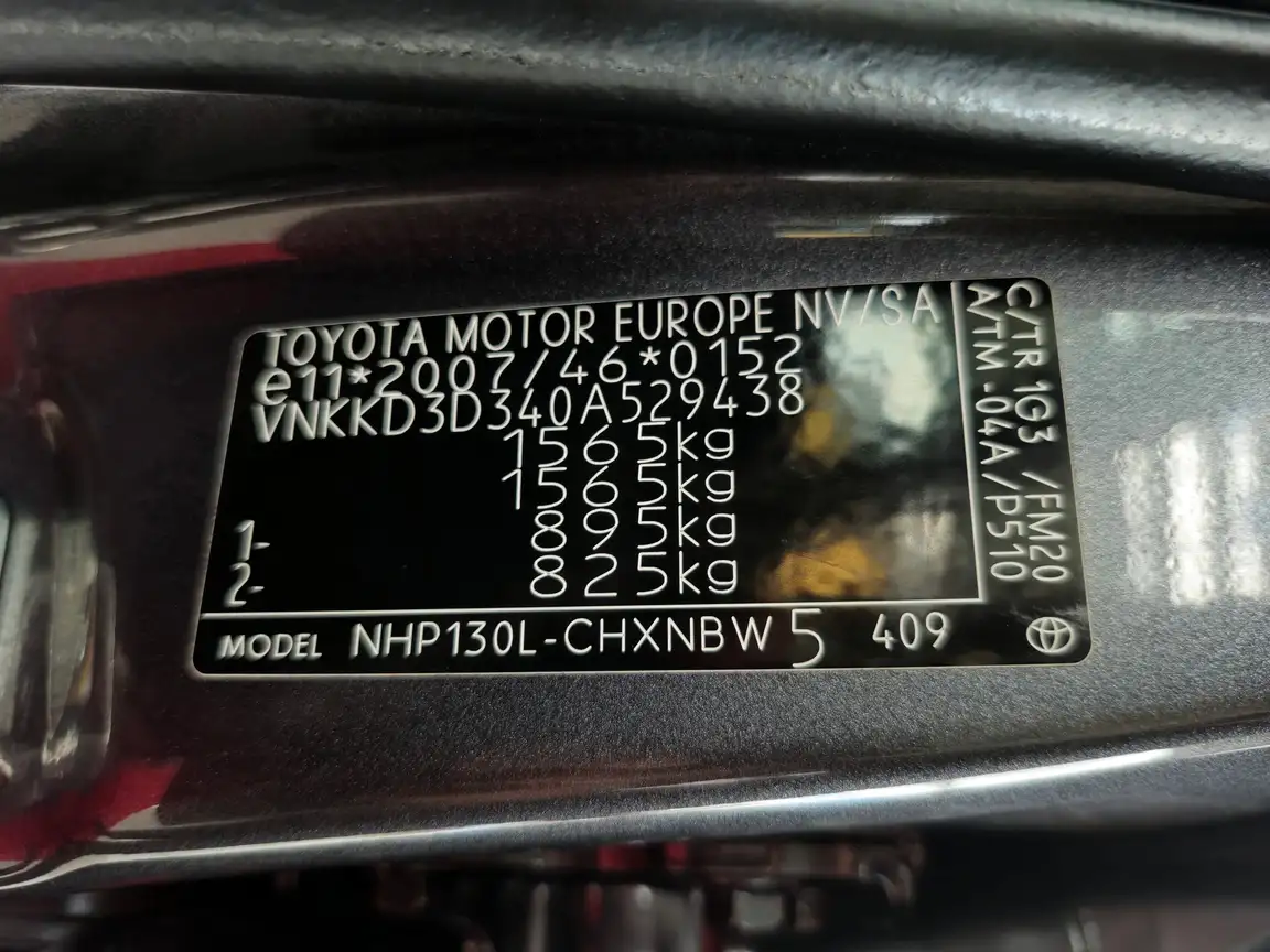 TOYOTA YARIS