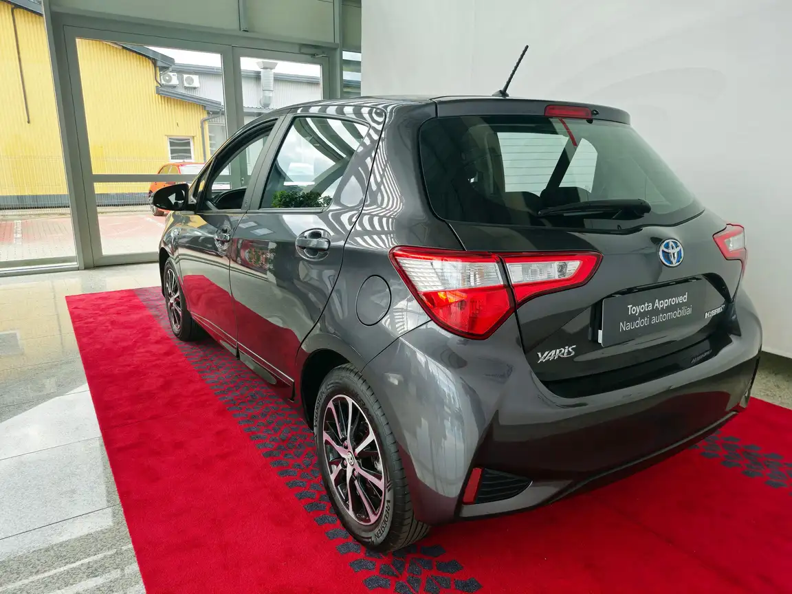 TOYOTA YARIS