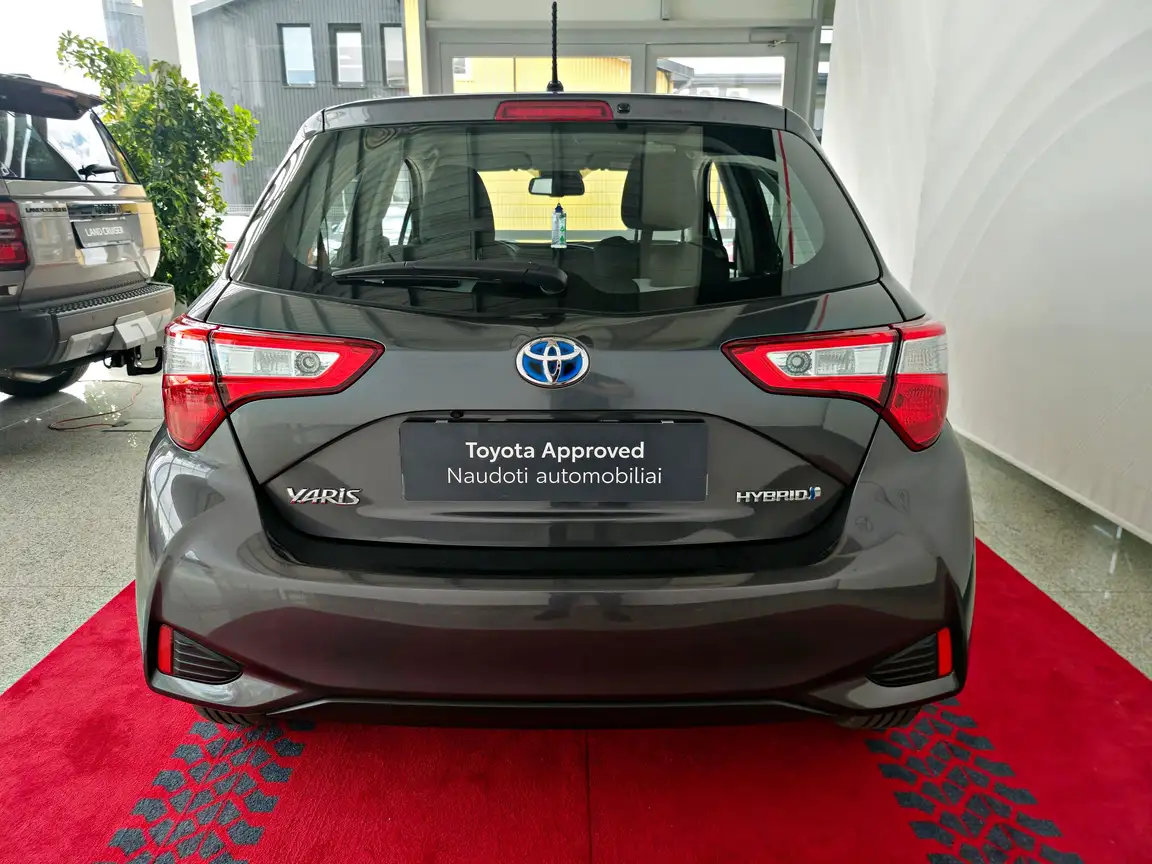 TOYOTA YARIS