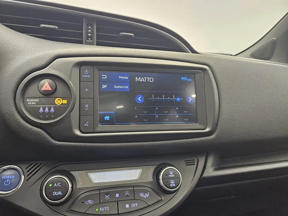 TOYOTA YARIS
