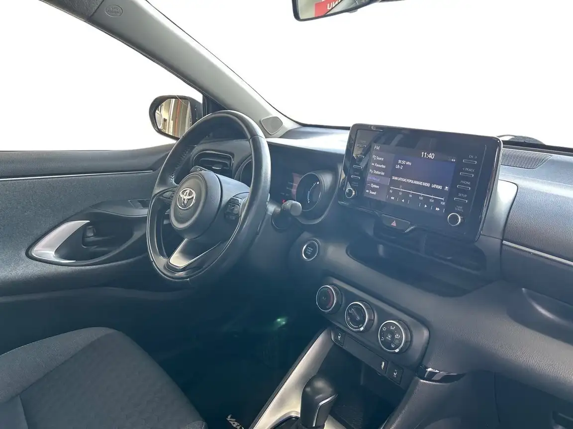 TOYOTA YARIS