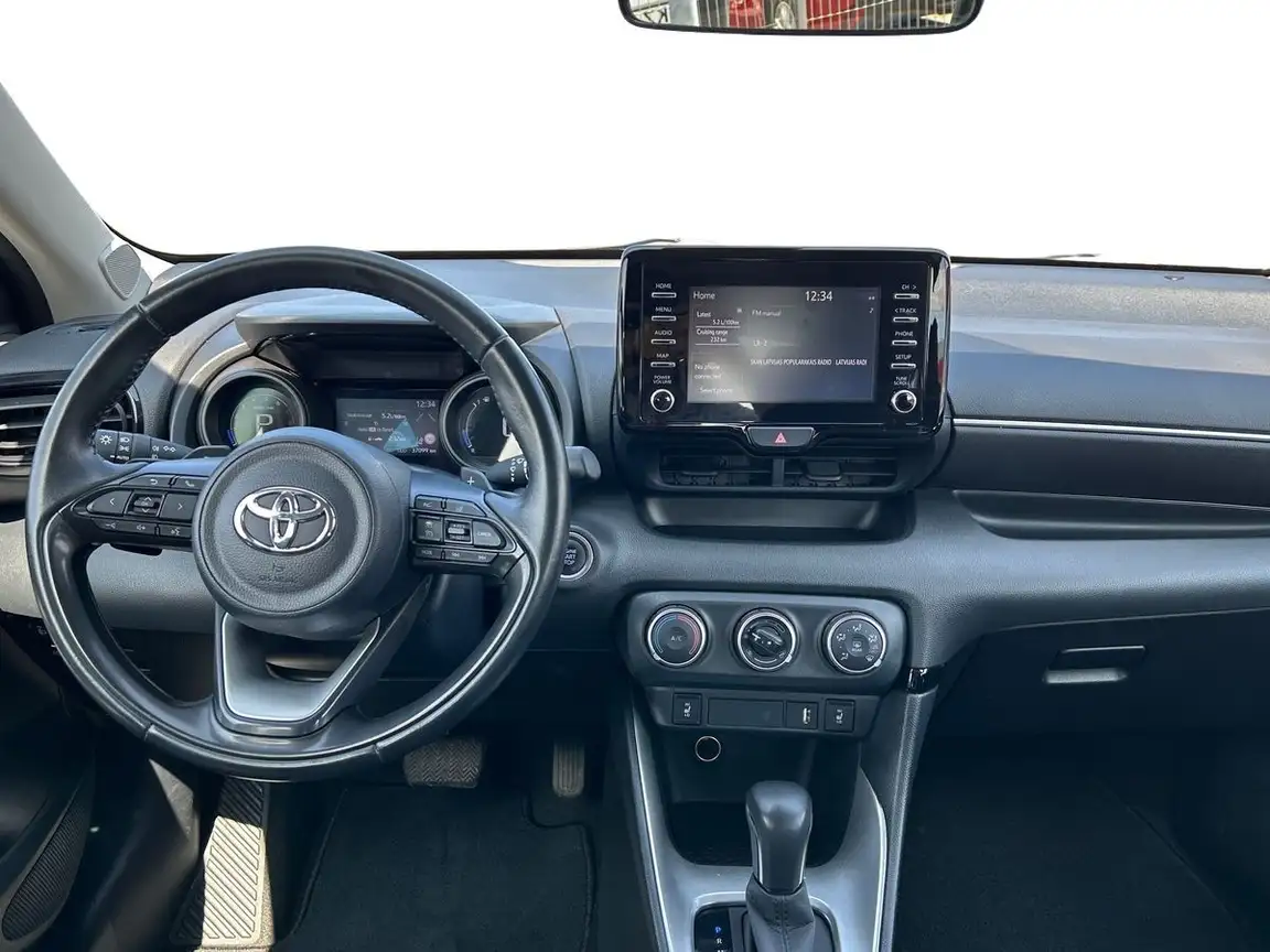 TOYOTA YARIS