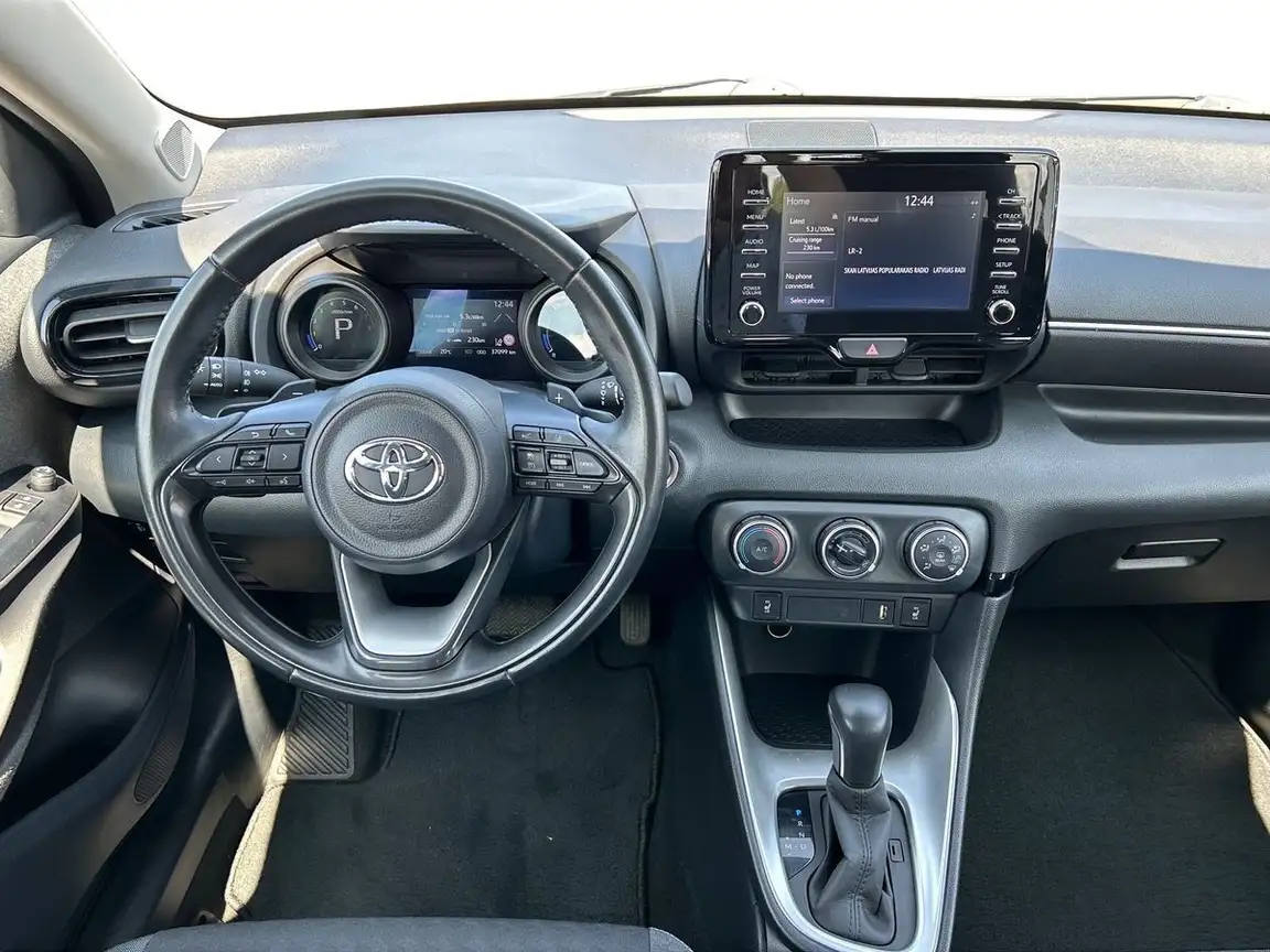 TOYOTA YARIS