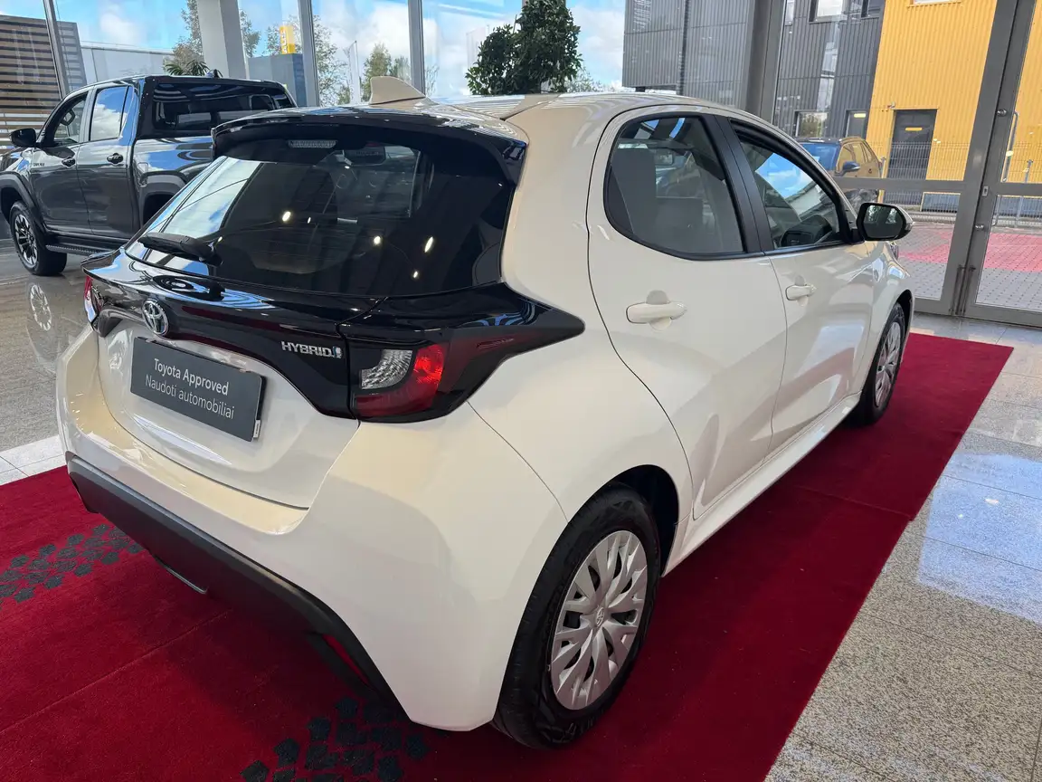 TOYOTA YARIS