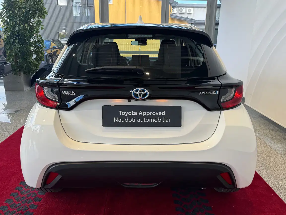 TOYOTA YARIS