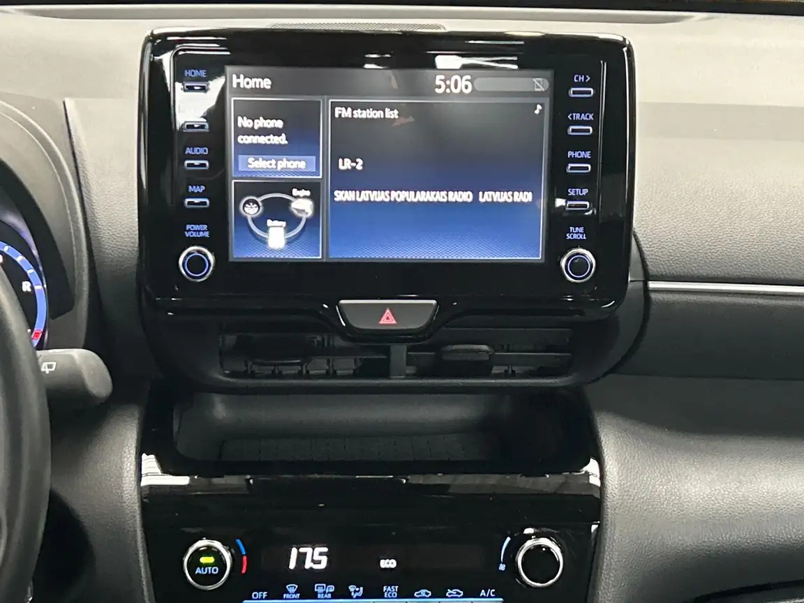 TOYOTA YARIS