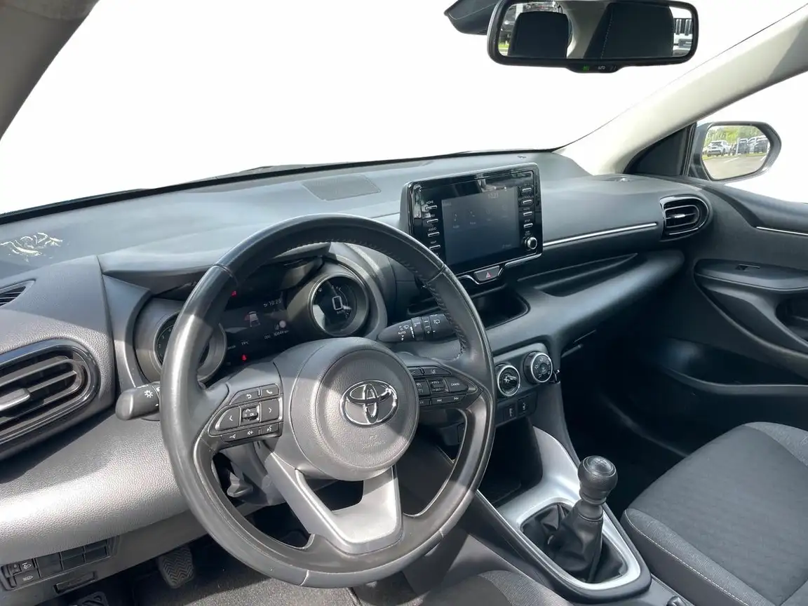 TOYOTA YARIS