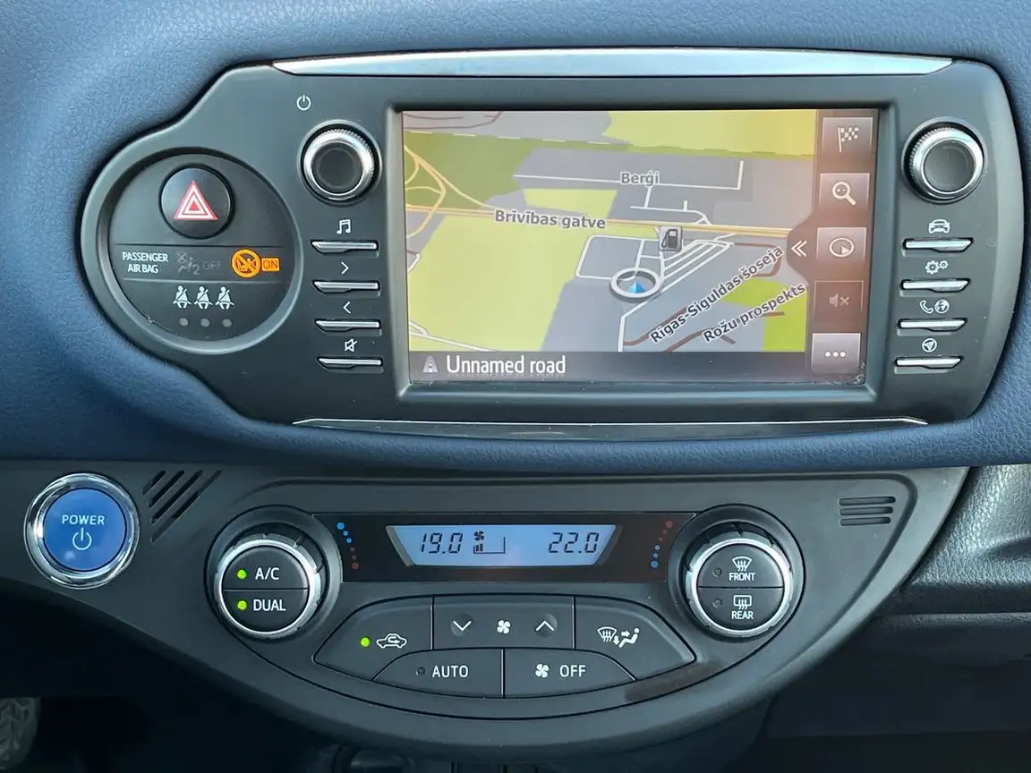 TOYOTA YARIS