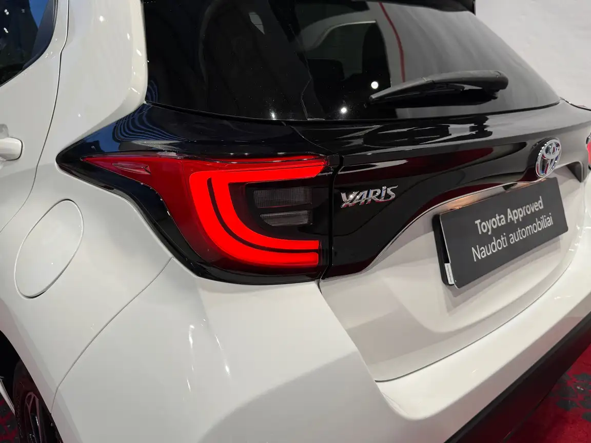 TOYOTA YARIS