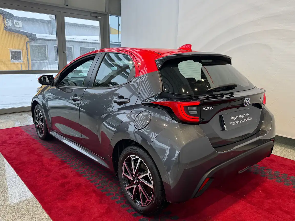 TOYOTA YARIS