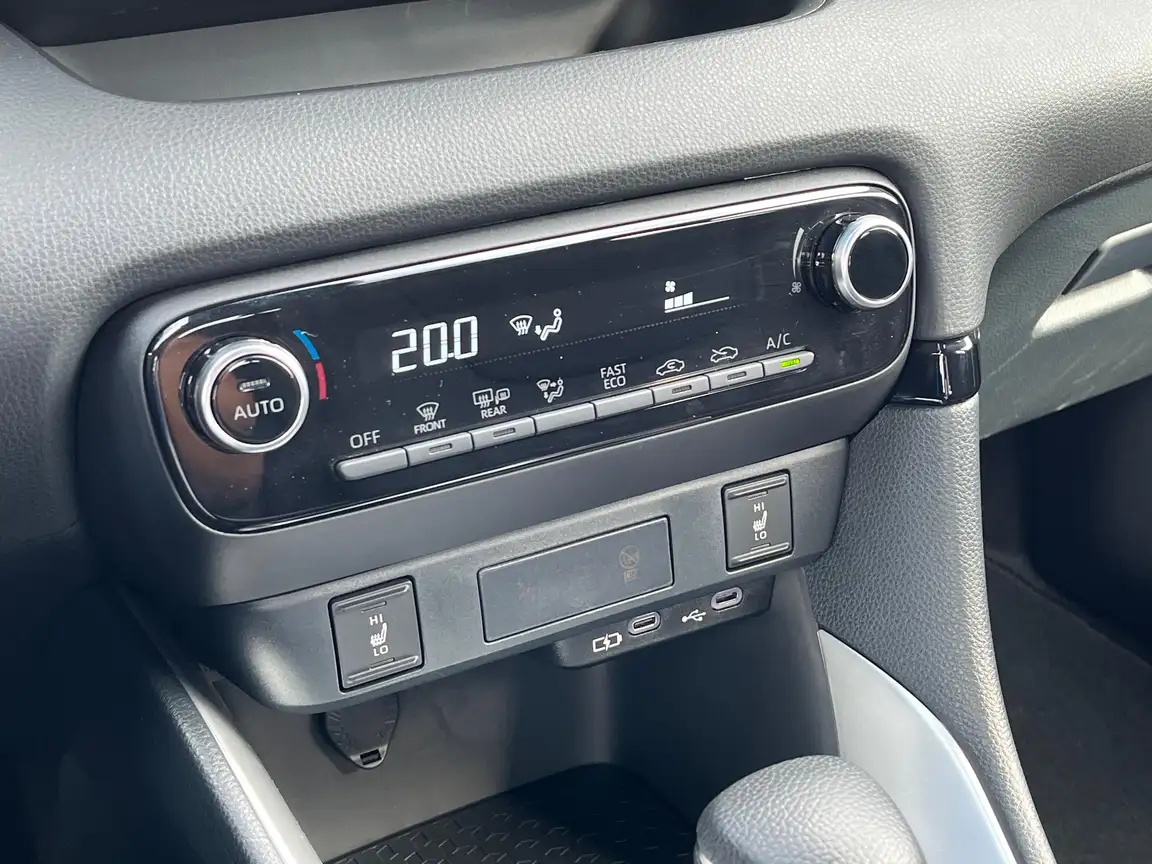 TOYOTA YARIS