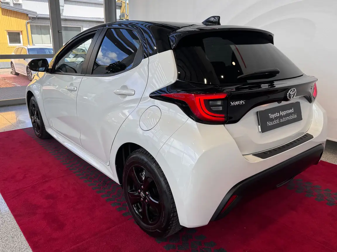 TOYOTA YARIS