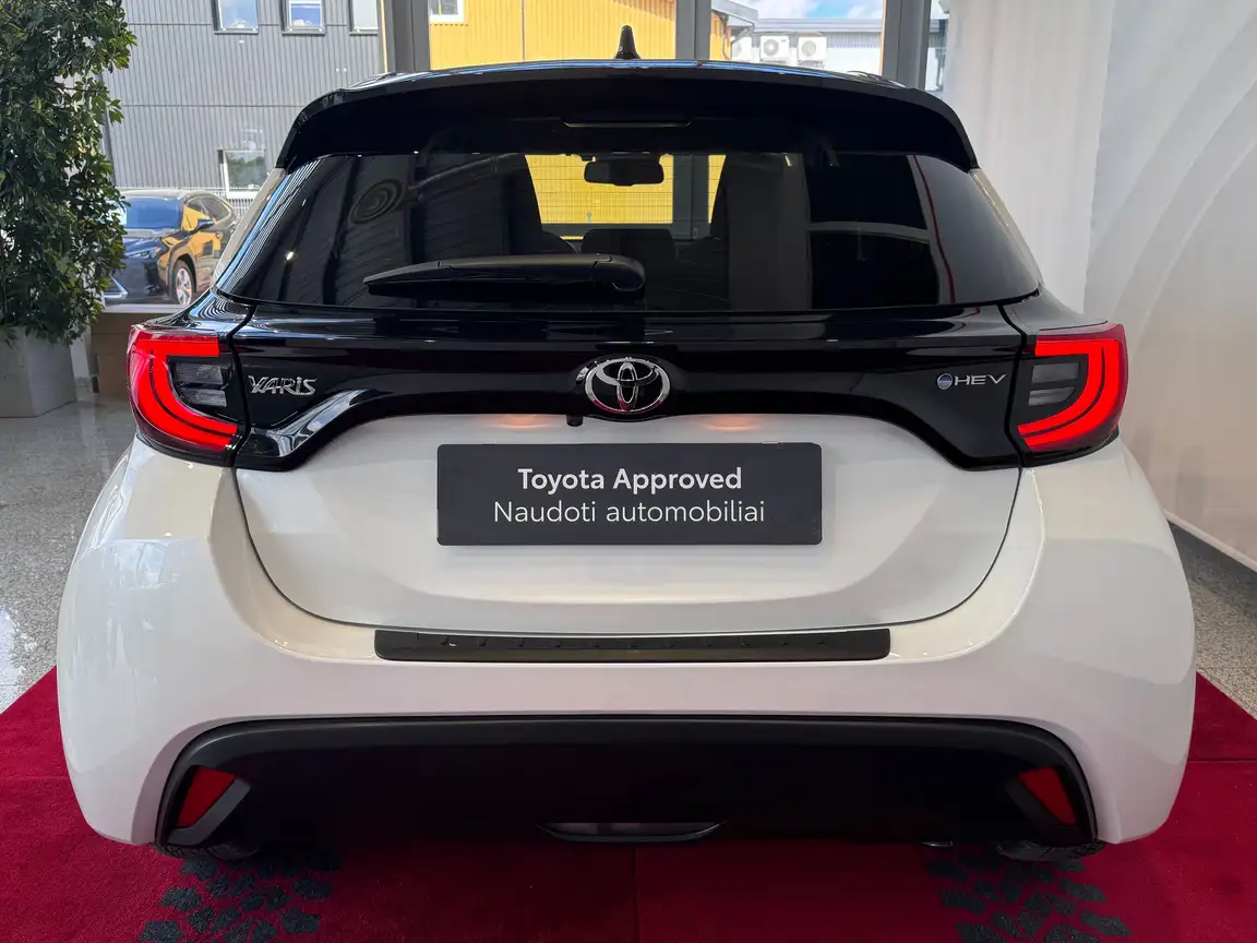 TOYOTA YARIS