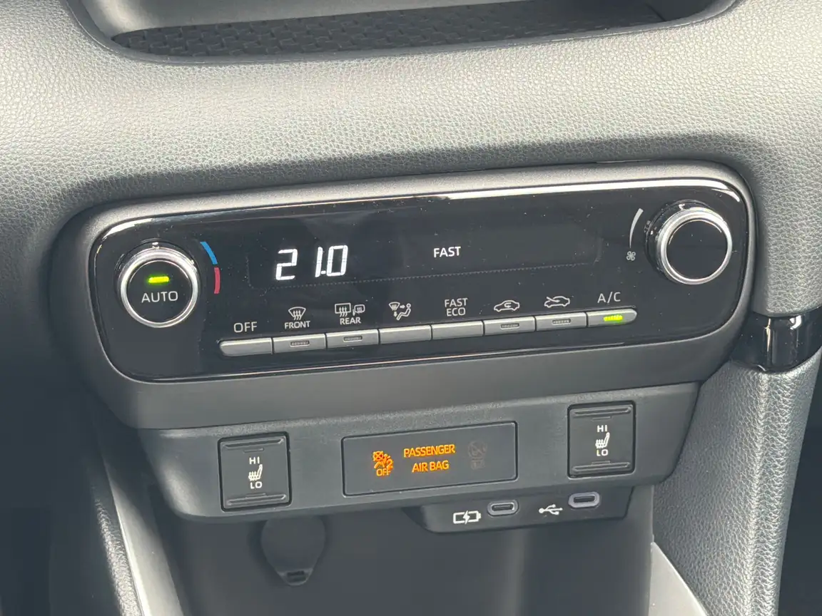 TOYOTA YARIS