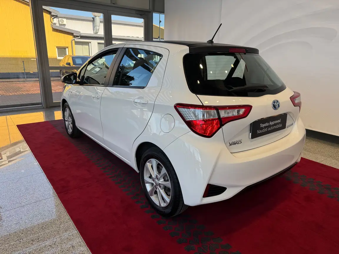 TOYOTA YARIS