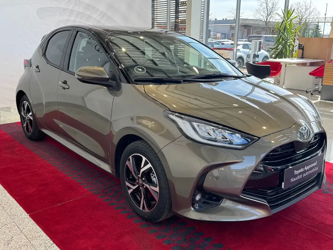 TOYOTA YARIS