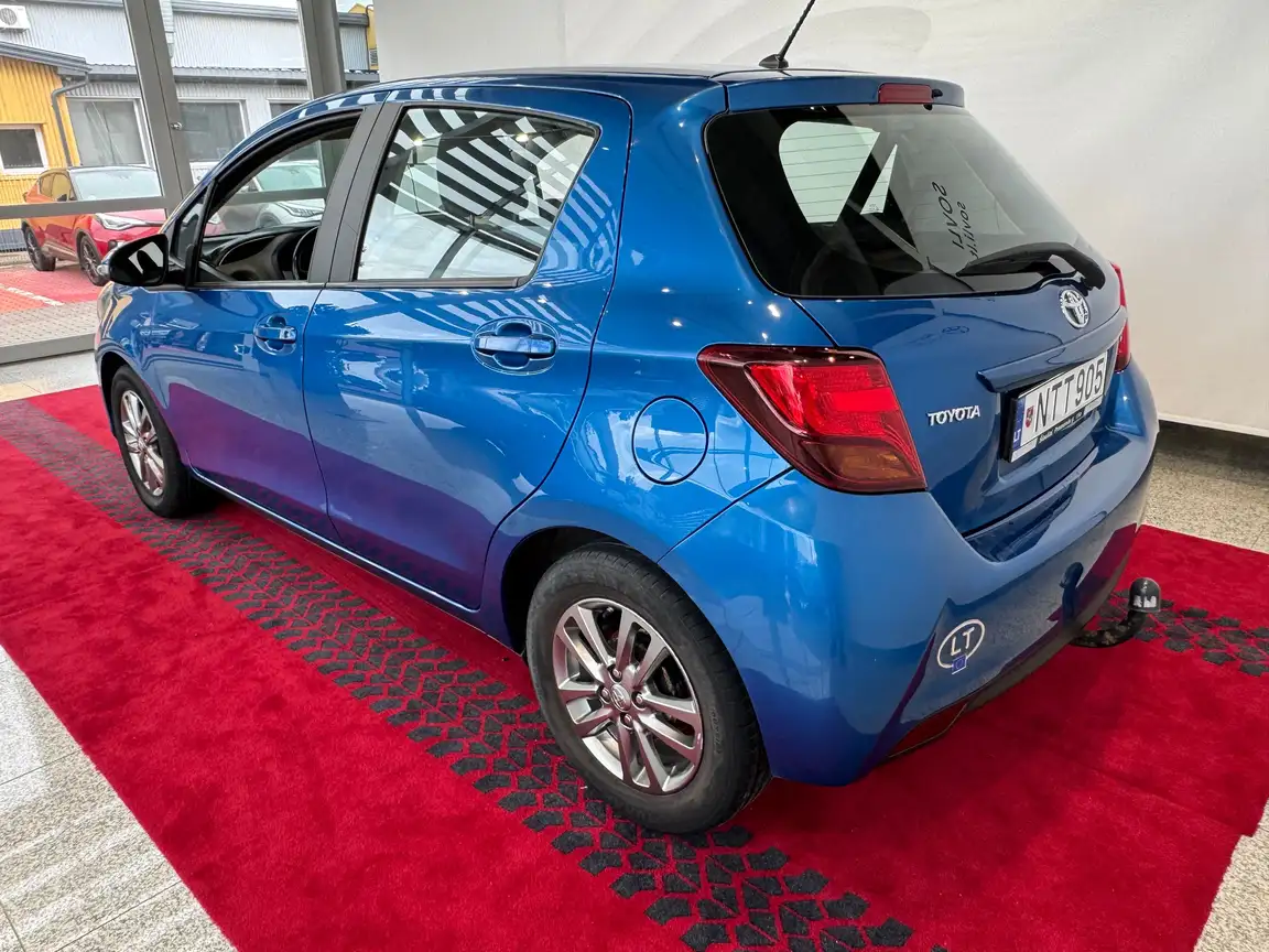 TOYOTA YARIS