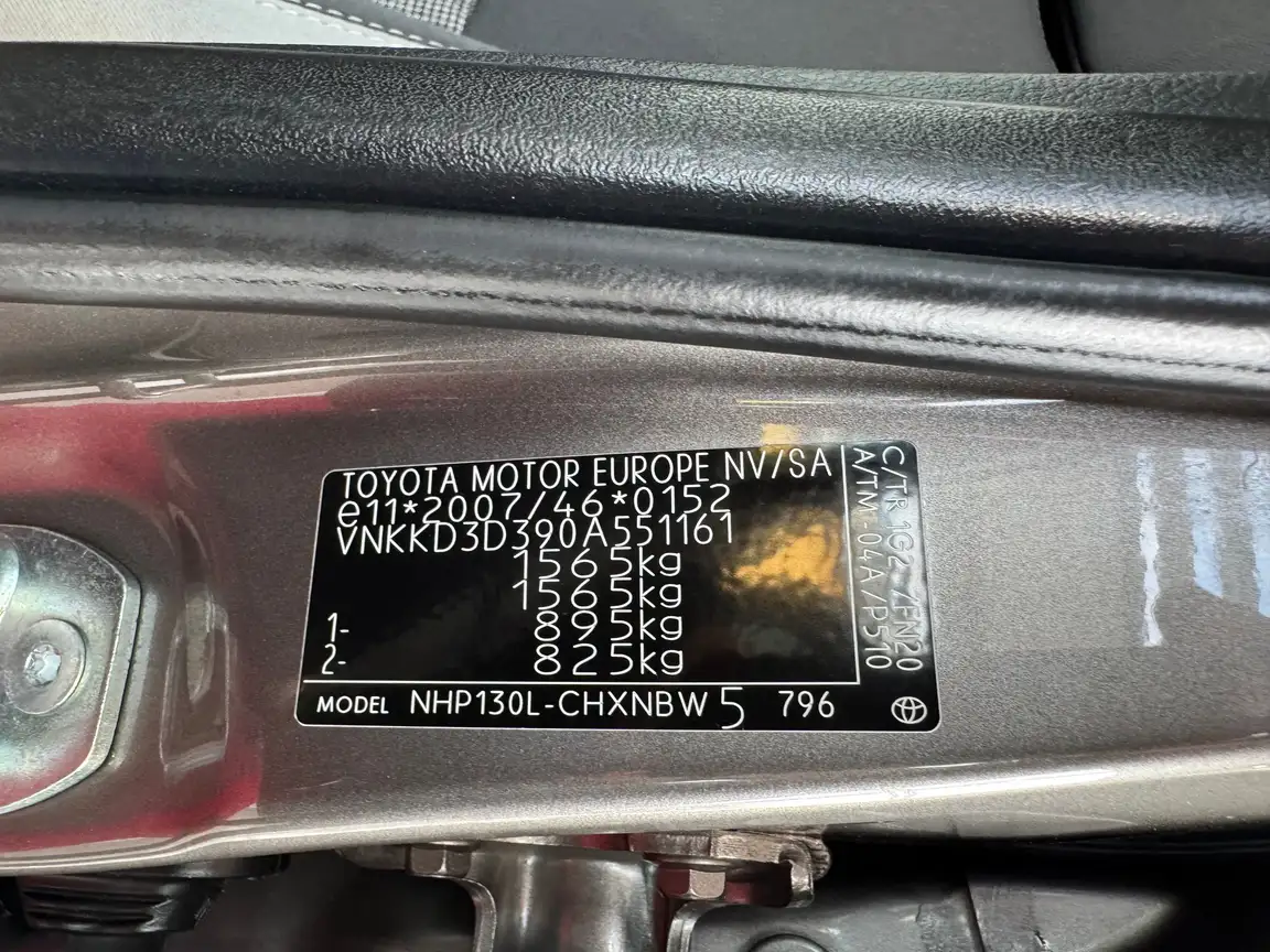 TOYOTA YARIS