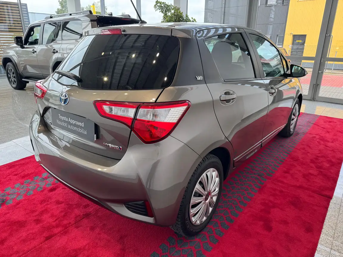 TOYOTA YARIS