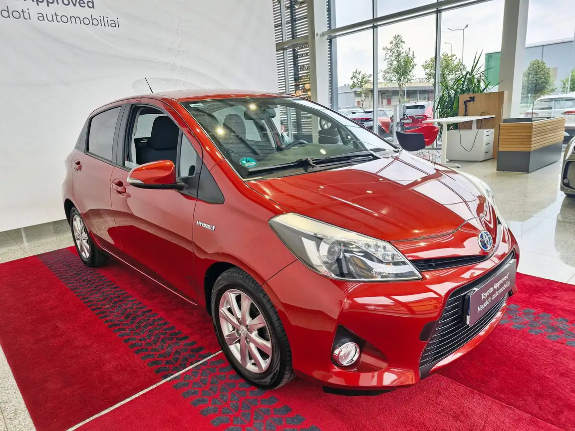 TOYOTA YARIS