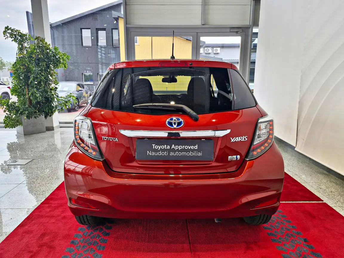 TOYOTA YARIS