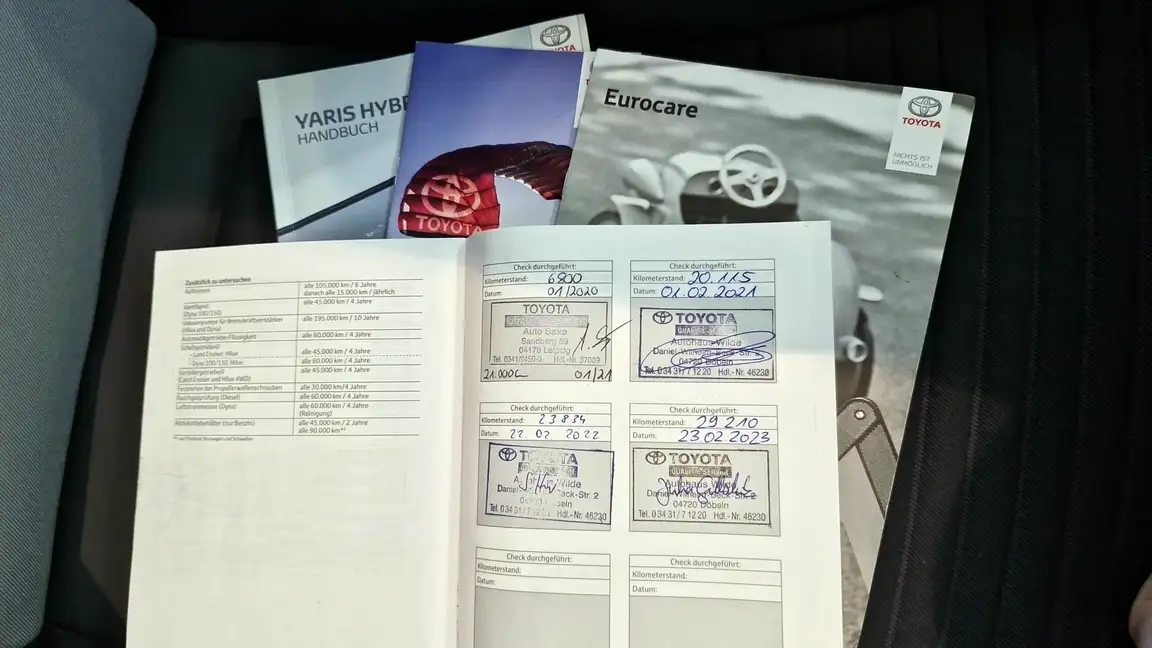 TOYOTA YARIS