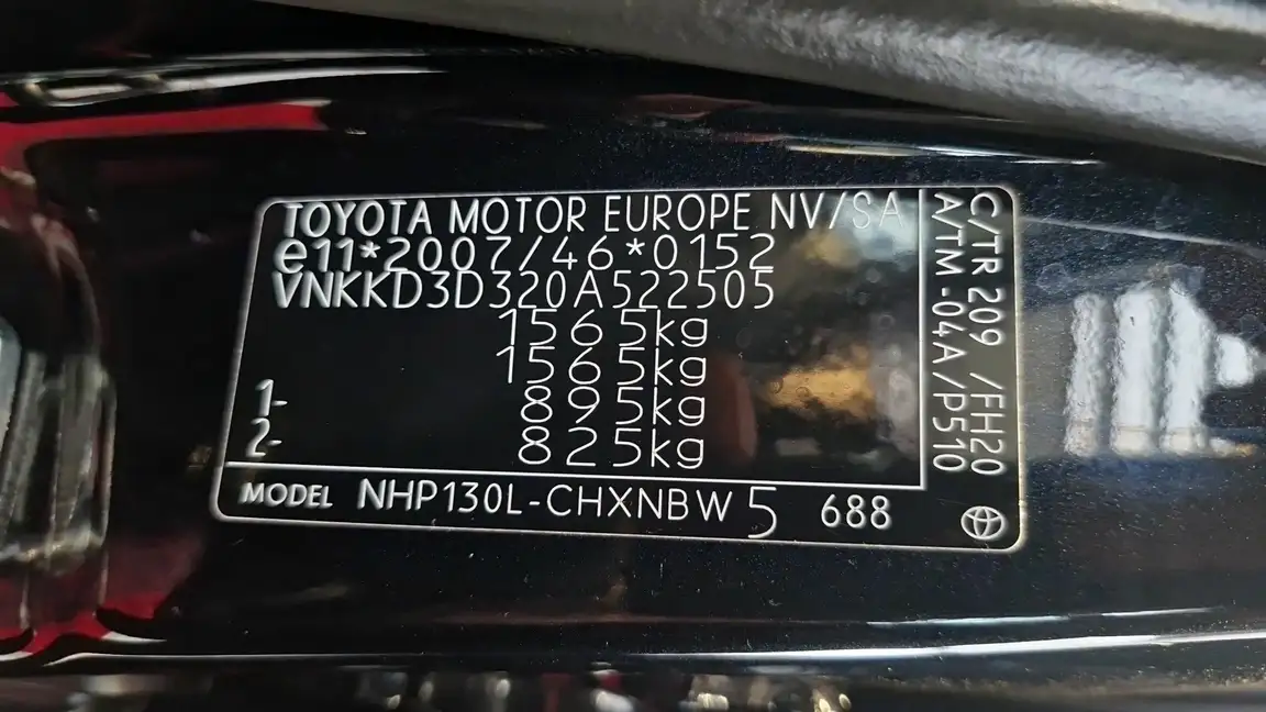 TOYOTA YARIS