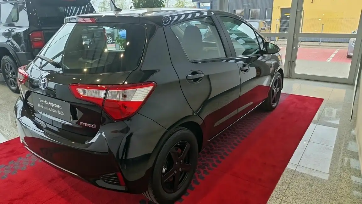 TOYOTA YARIS